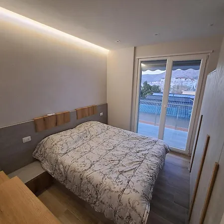 Gjoni's Kune Shengjin Apartmán *